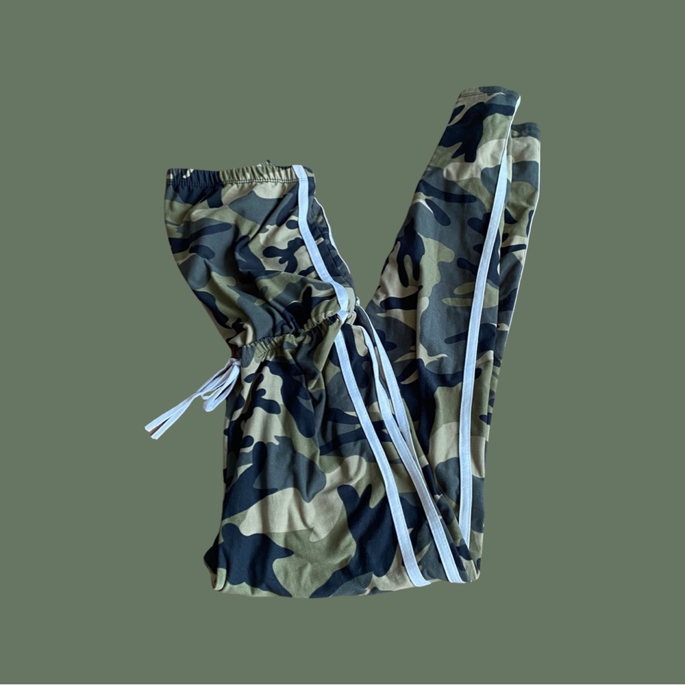 Camo sleeveless jumpsuit
